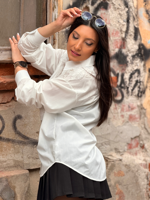 Camasa cu aplicatii florale brodate cu perle si paiete [7]