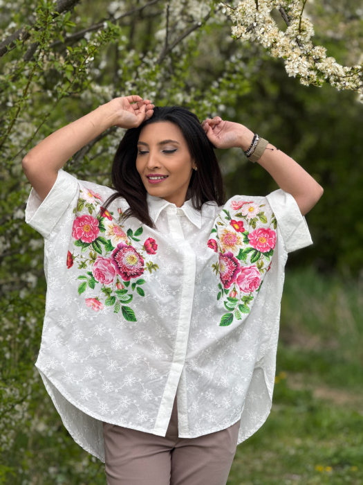 Camasa cu broderie florala si imprimeu floral amplu pe lateral [2]