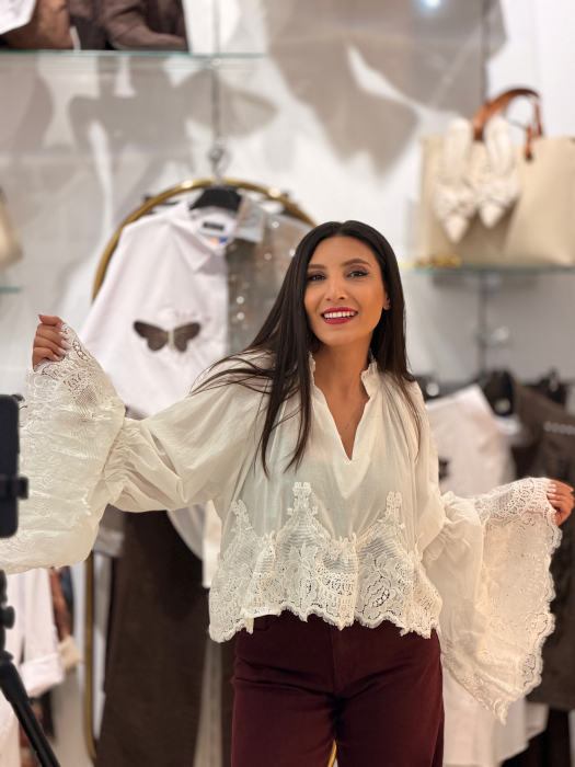 Camasa cu broderie si maneca clopot [2]