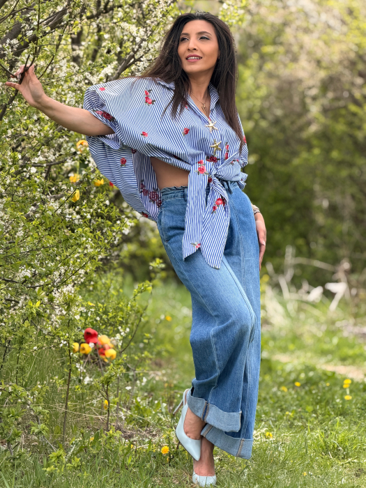 Camasa cu dungi cu broderie florala aplicata si nasturi decorativi [3]