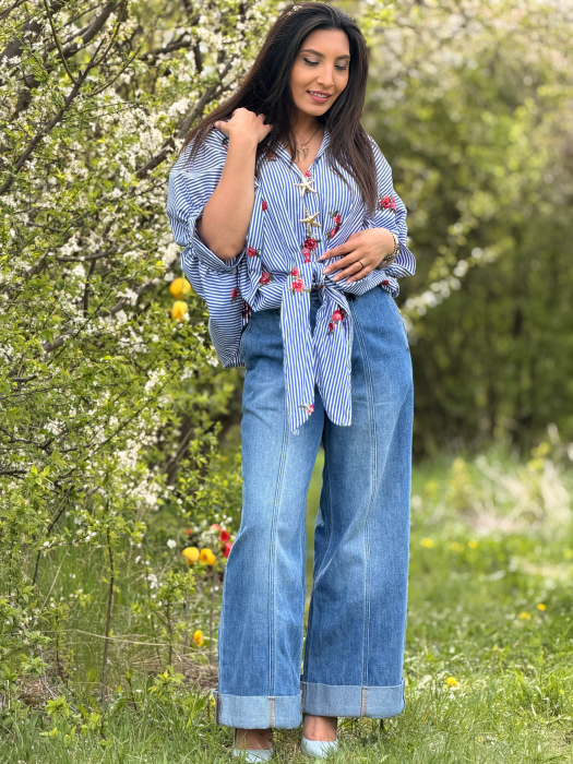 Camasa cu dungi cu broderie florala aplicata si nasturi decorativi [5]