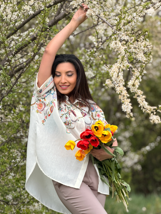 Camasa cu nasturi si broderie florala multicolora tip ornamental [2]