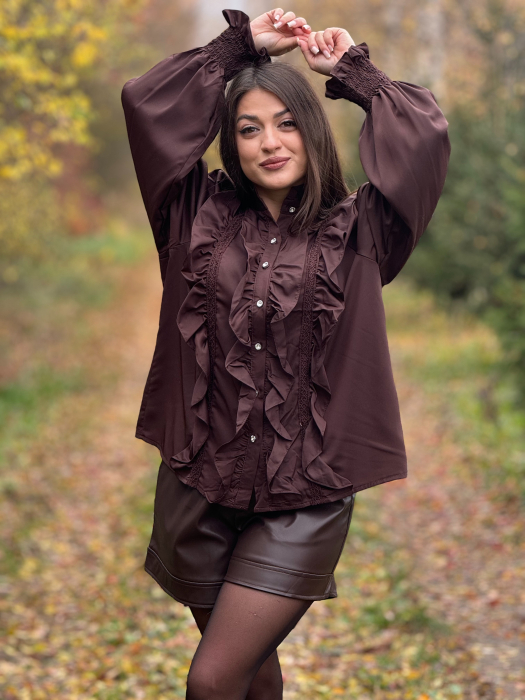 Camasa cu volane decorative si dantela [1]