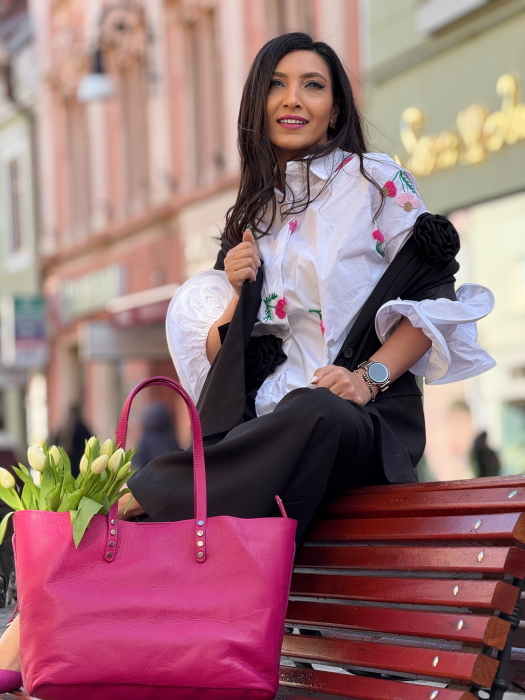 Camasa din bumbac cu maneca spectaculoasa si floricele brodate roz [6]