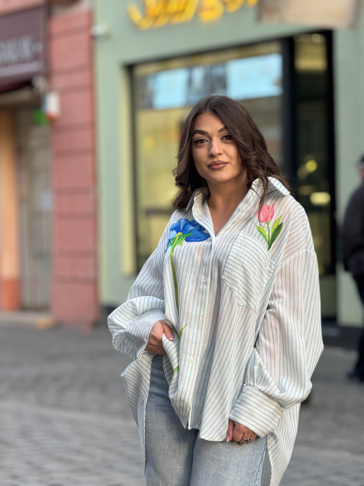 Cămașă dungată cu flori pictate [2]