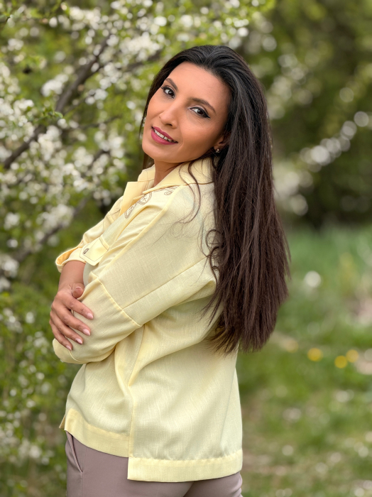 Camasa galben pastel cu broderie florala [6]