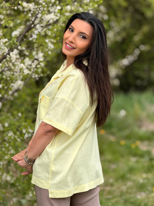 Camasa galben pastel cu broderie florala [3]