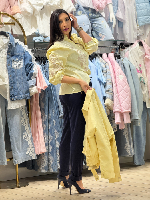 Camasa galbena cu detalii brodate floral [6]