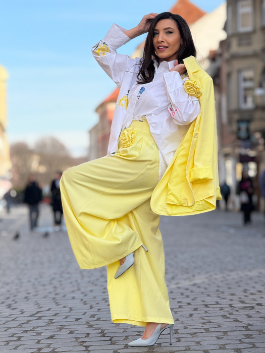 Camasa lejera cu broderii florale [5]