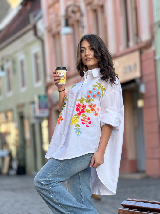 Camasa lejera cu broderii florale colorate [3]