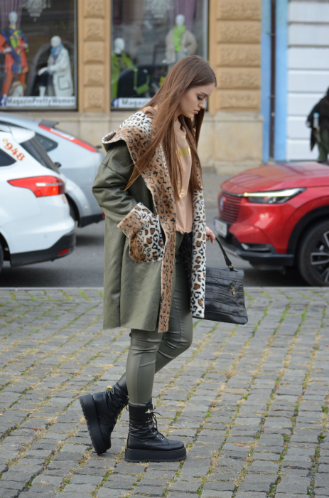 Cojoc cu buzunare animal print [5]
