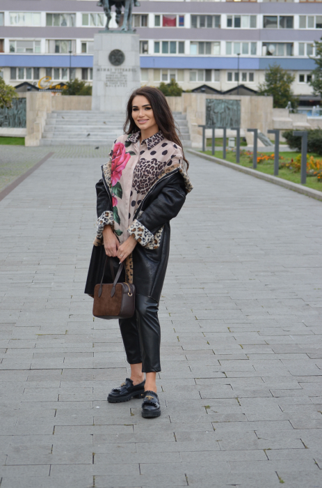 Cojoc cu buzunare si gluga animal print [5]