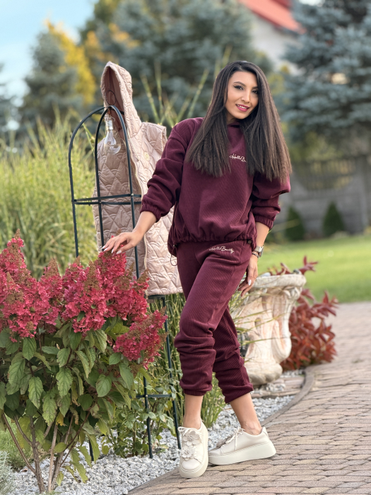 Compleu bordo cu bluza cu gluga [4]