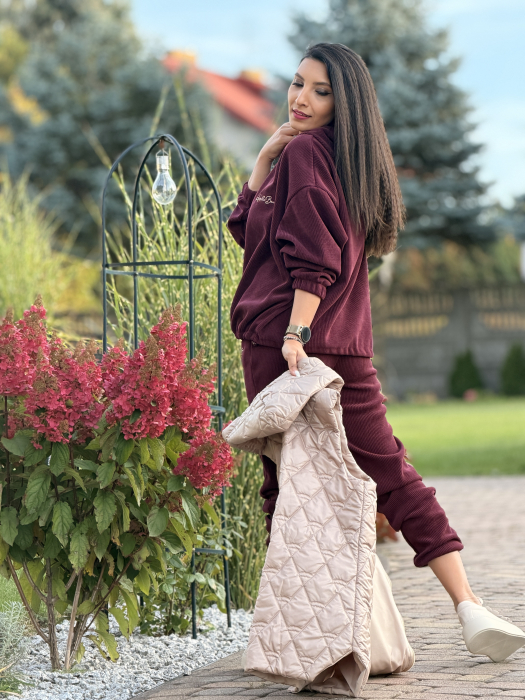 Compleu bordo cu bluza cu gluga [6]