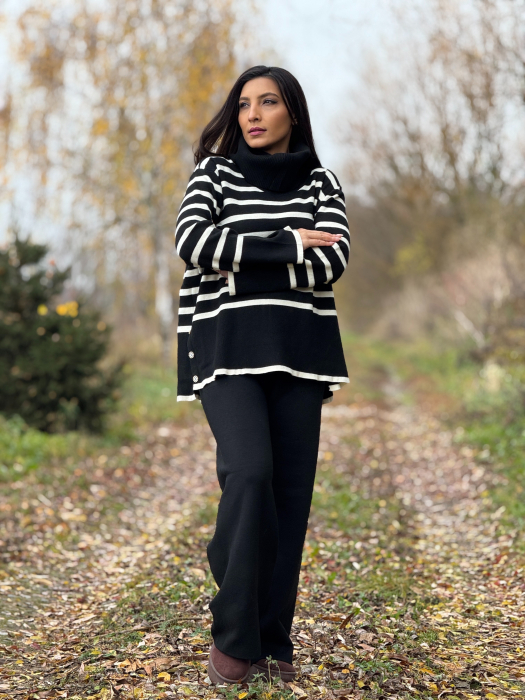 Compleu cu gat inalt si dungi [1]