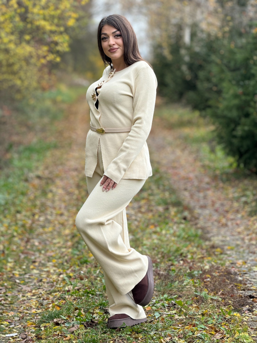 Compleu cu nasturi mari decorativi si curea in talie [4]