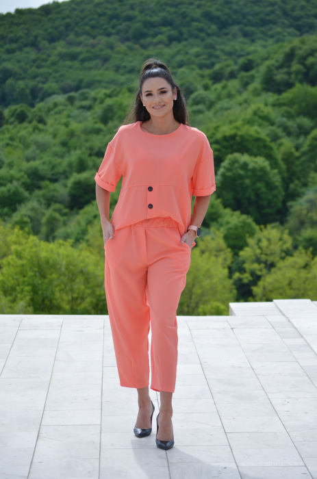 Compleu somon cu bluza cu nasturi [6]