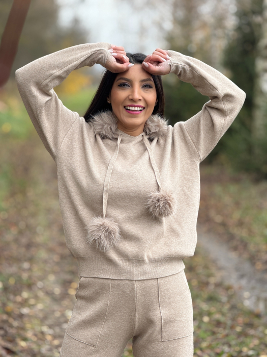 Compleu tricotat cu blanita la gluga [4]