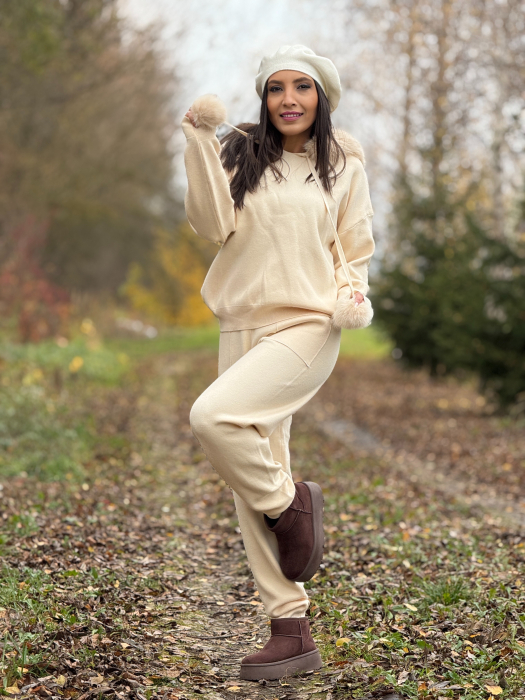 Compleu tricotat cu blanita la gluga [4]