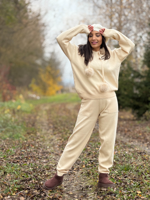 Compleu tricotat cu blanita la gluga [2]