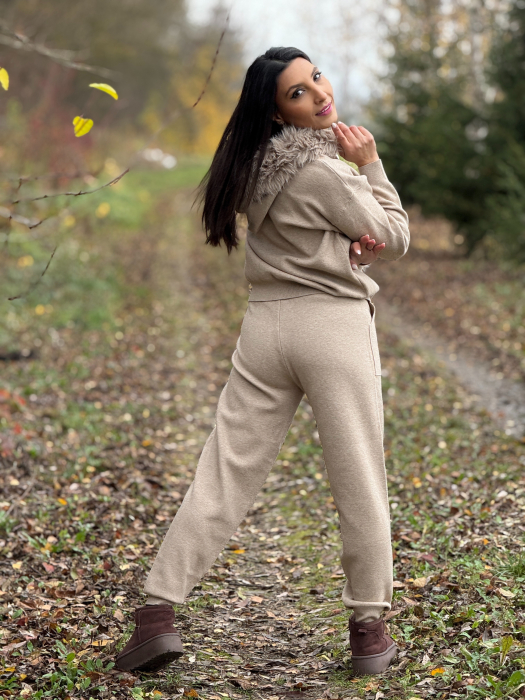 Compleu tricotat cu blanita la gluga [3]