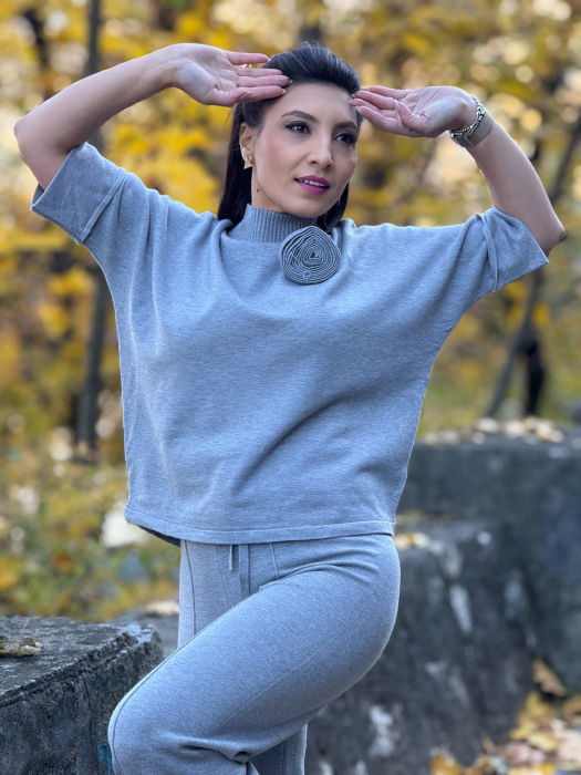 Compleu tricotat cu floare in piept [2]