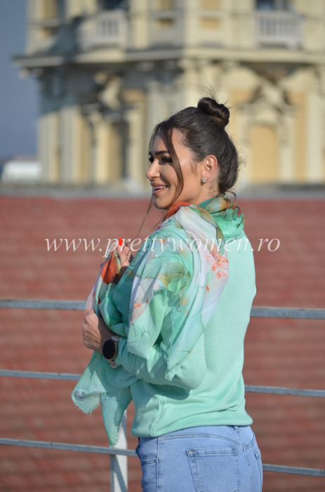 Esarfa cu floare [3]