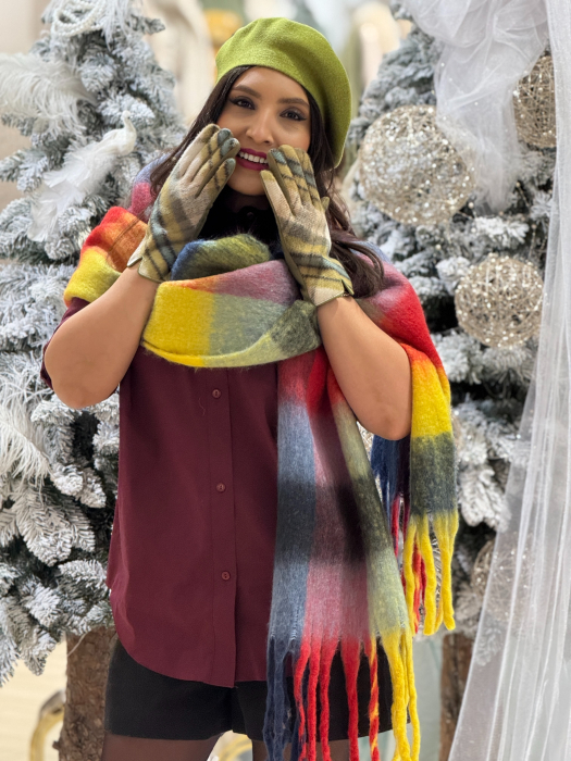 Esarfa in carouri cu franjuri [5]