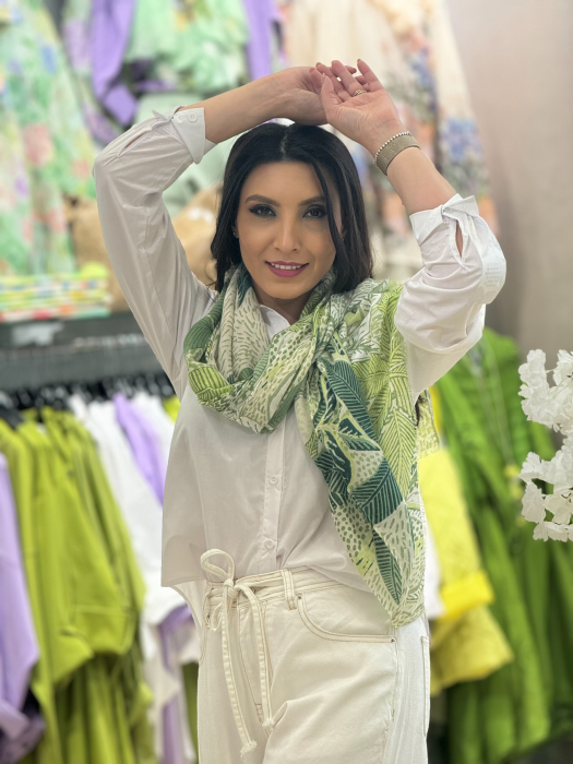 Esarfa verde cu frunze exotice [3]