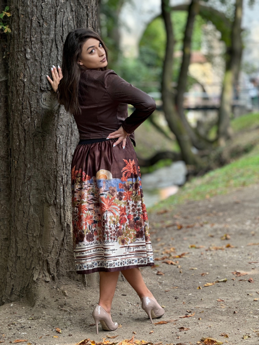Fusta midi cu pliuri elegante [4]