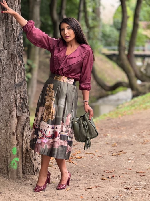 Fusta midi cu pliuri elegante [1]