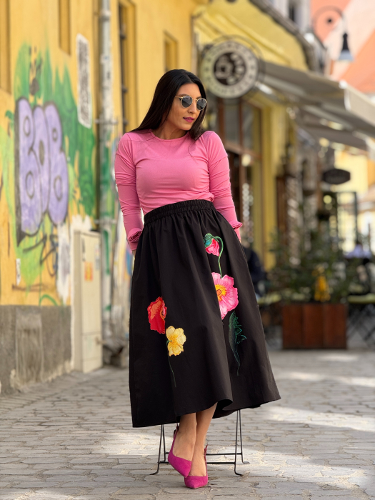 Fusta neagra cu flori aplicate [4]