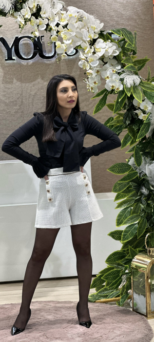 Fusta pantalon din material texturat cu nasturi decorativi [3]