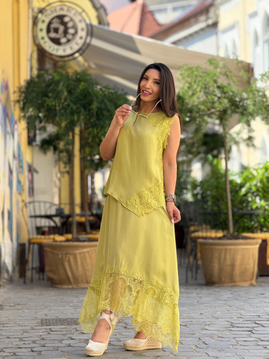 Fusta verde olive cu detalii din dantela [5]