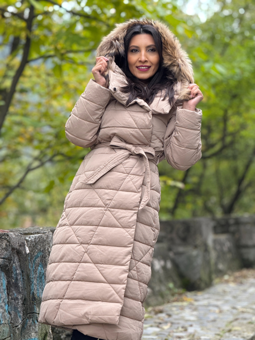 Geaca bej cu blana naturala si cordon [9]