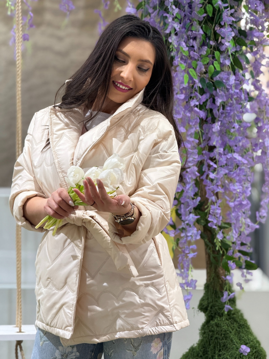 Geacă damă matlasată cu guler tip rever, croială petrecută și cordon în talie [2]