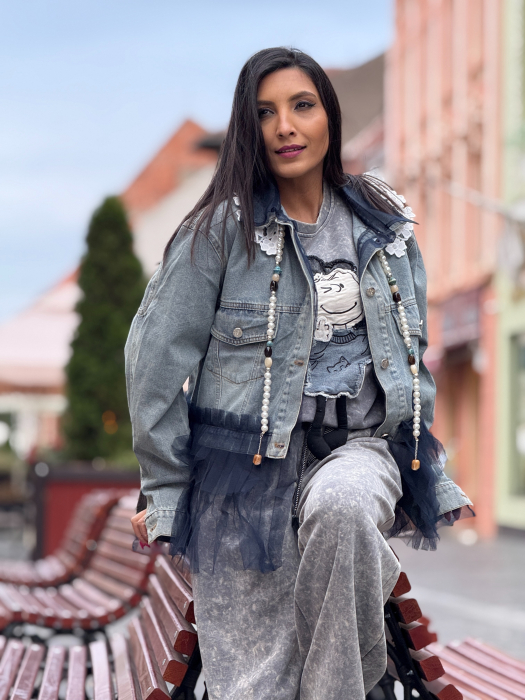 Geaca de blugi cu guler din dantela si volane din tulle [4]