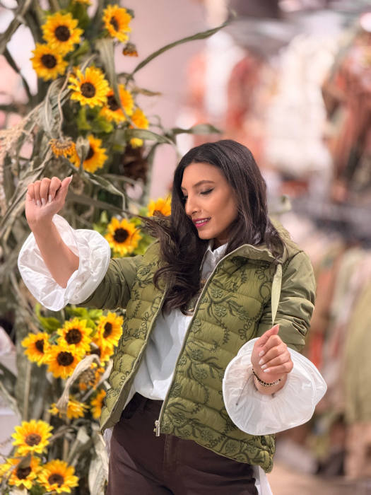 Geaca din fas cu broderie florala [3]