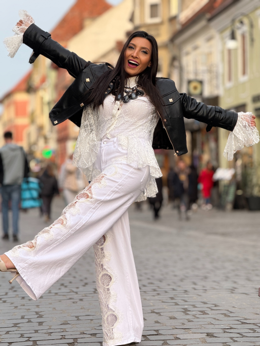 Geaca din piele ecologica cu guler tunica si buzunare aplicate [8]