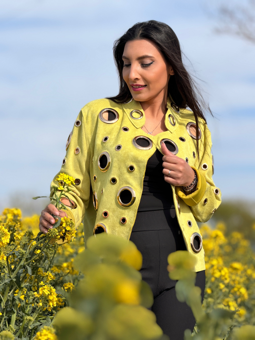 Geaca din piele intoarsa cu aplicatii metalice circulare aurii [2]