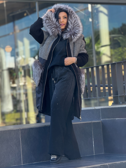 Geaca in carouri alb-negru cu guler si buzunare din blana naturala [6]