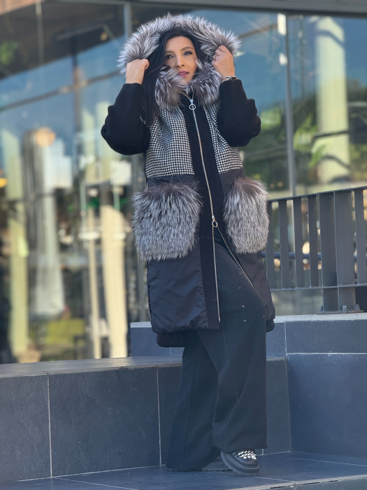 Geaca in carouri alb-negru cu guler si buzunare din blana naturala [4]