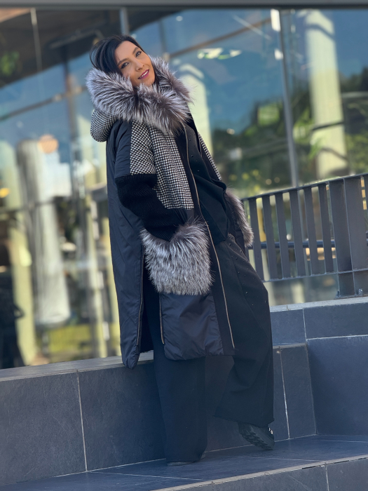 Geaca in carouri alb-negru cu guler si buzunare din blana naturala [2]