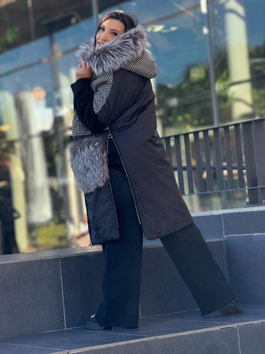 Geaca in carouri alb-negru cu guler si buzunare din blana naturala [5]