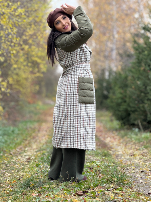 Geaca lunga cu detalii matlasate si guler din blana naturala [2]