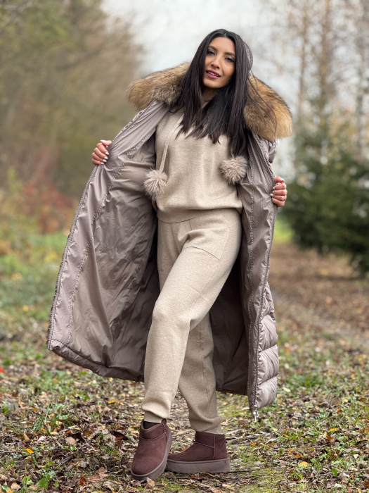 Geaca lunga matlasata cu buzunare si gluga din blana naturala [7]