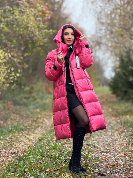 Geaca lunga matlasata cu gluga si fermoar [3]