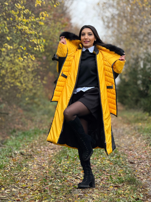 Geaca lunga matlasata cu guler din blana neagra [3]