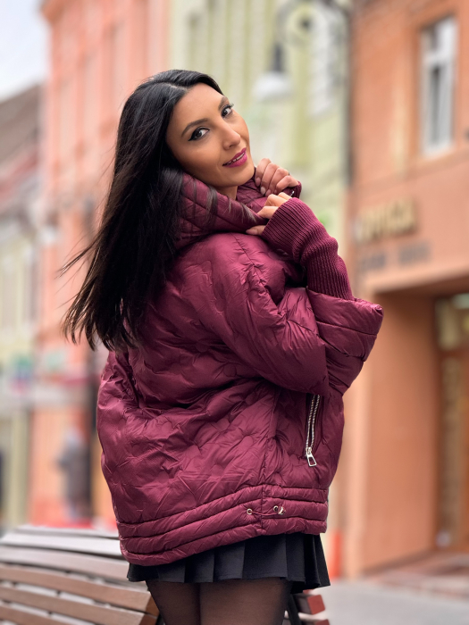 Geaca magenta cu gluga [10]
