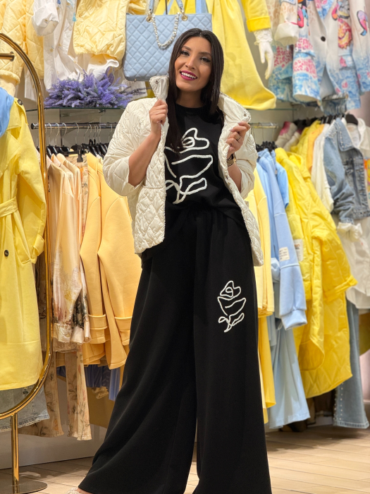 Geaca matlasata cu capse si detalii elegante [6]